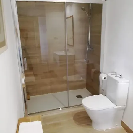 בית נופש Agradable Chalet Con Piscina גרנדה